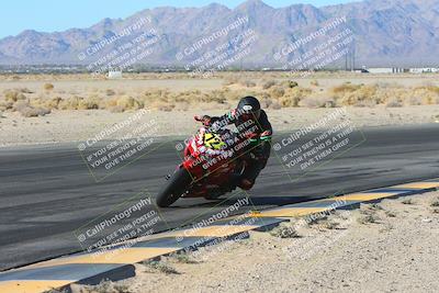 media/Jan-10-2025-CVMA Friday Practice (Fri) [[489e0da257]]/Group 4 and Trackday/Session 2 (Turn 4 Inside)/